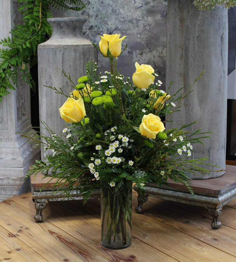 'Hello Friend Yellow Rose' Floral Arrangement